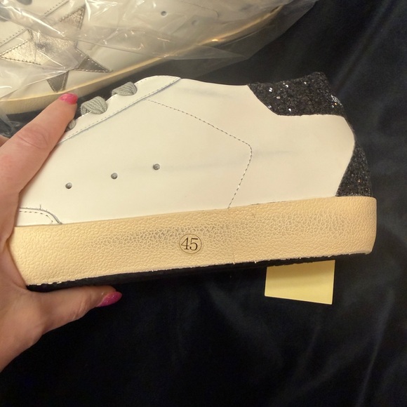 Golden Goose White and Black Star Sneakers - Picture 4 of 4